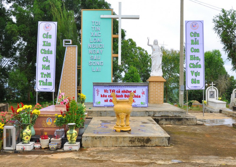 Một số hình ảnh để nghĩa trang Vinh Hương đẹp hơn