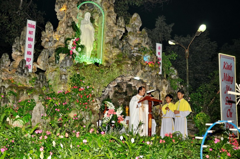 Vinh Hương - Thánh lễ Đức Mẹ Vô Nhiễm