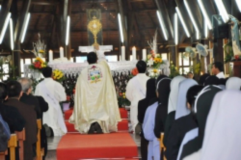 Buổi họp mặt tất niên của Linh mục đoàn, Tu sĩ, Chủng sinh, ứng sinh… giáo phận BMT