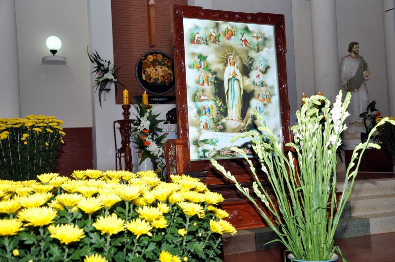 Giáo xứ Vinh Hương - Lễ Đức Mẹ Lộ Đức