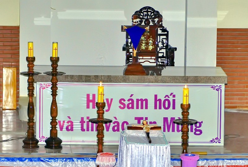 Vinh Hương - Hình ảnh nghi thức phụng vụ Tưởng Niệm Cuộc Thương Khó Chúa Giêsu