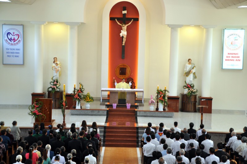 Lễ Chúa Thăng Thiên - Thánh lễ thứ 7 trong Năm Thánh của giáo xứ Vinh Hương