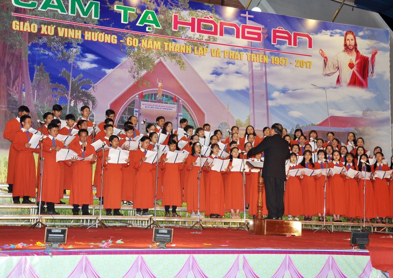 Video - Đêm Thánh Ca Cảm Tạ Hồng Ân