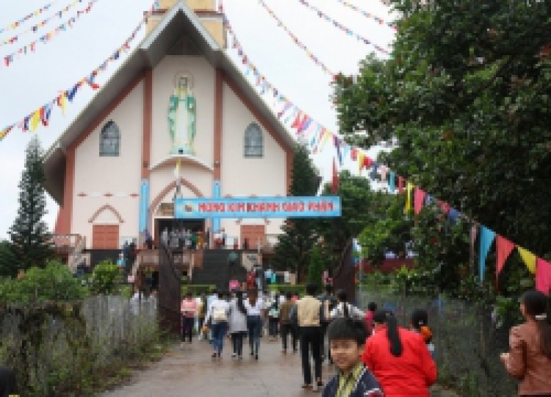 Thánh lễ Khai mạc Kim Khánh Giáo phận Ban Mê Thuột tại Nhà thờ Gia Nghĩa