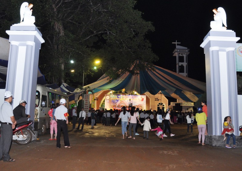 Vinh Hương - Đêm Thánh Ca Mừng 60 Năm Thành Lập