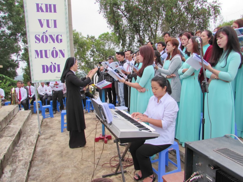 Vinh Hương - Thánh lễ cầu cho các bậc tiền nhân