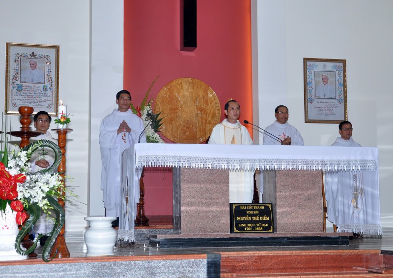 Nữ tu Clara Đỗ Cao Sao tuyên khấn trọn đời - Thánh lễ tạ ơn