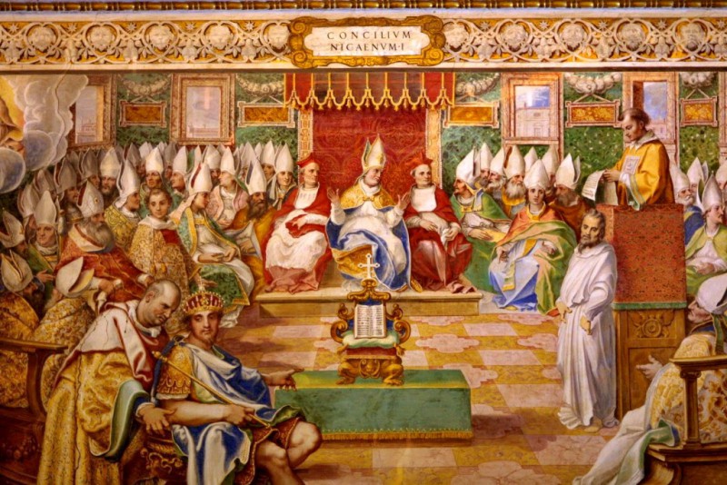 Để phân biệt hồng y, giám mục và đức ông