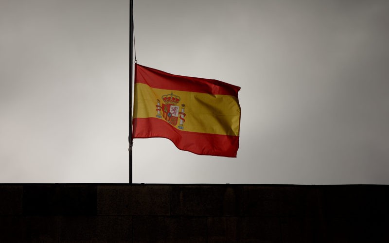 Tây Ban Nha treo cờ rũ để tưởng niệm Chúa chịu chết