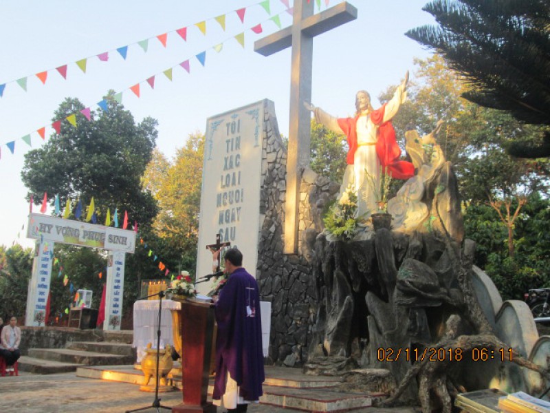Đất thánh Phaolô - Lễ linh hồn