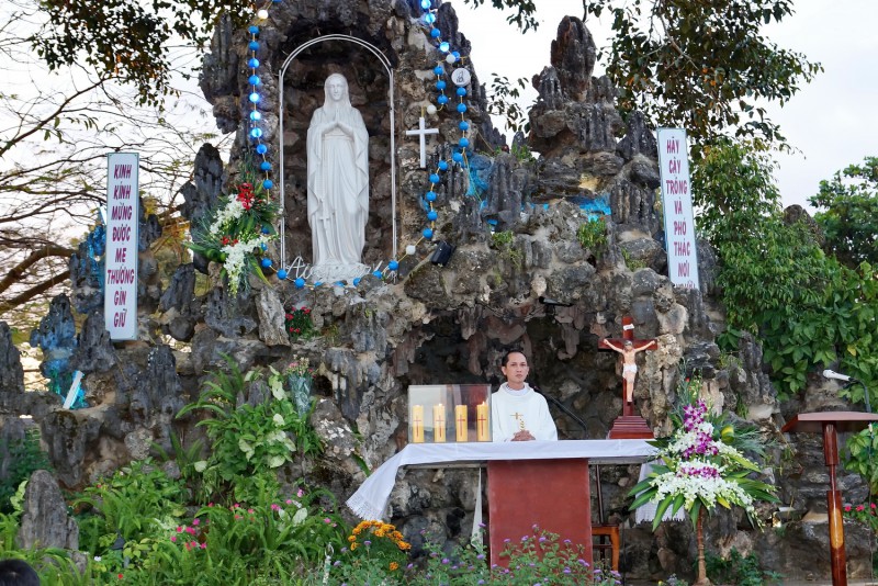 Giáo xứ Vinh Hương – Kết thúc tháng Mân Côi 2018