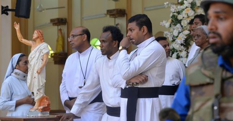 Một thánh lễ đen vô tận