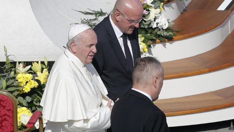 ĐTC nhận đơn từ chức của chỉ huy trưởng hiến binh Vatican