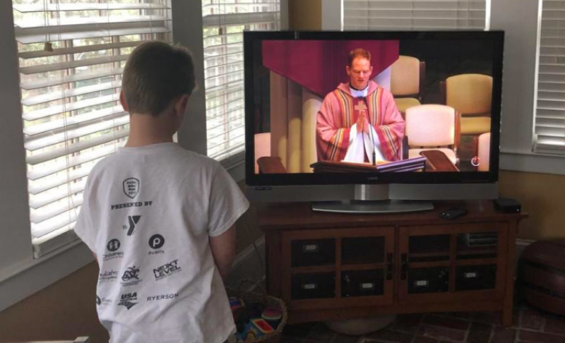 Biến không gian mạng thành nhà thờ