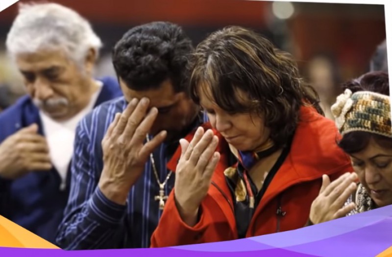 Thời đại 5G mà còn cầu nguyện à?