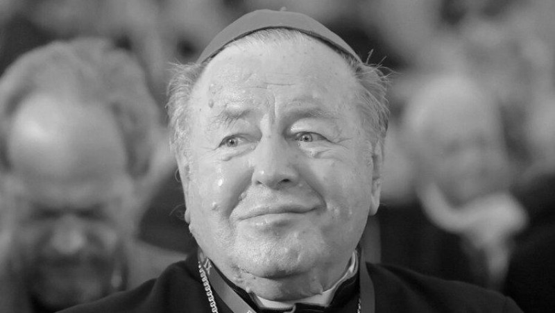 Giám mục Ba Lan đầu tiên qua đời vì virus corona