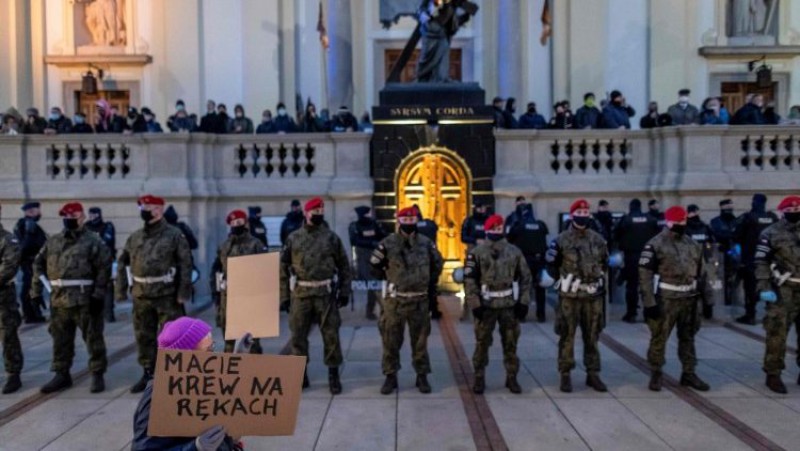 Các giám mục Ba Lan cảm ơn các tín hữu đã bảo vệ các nhà thờ