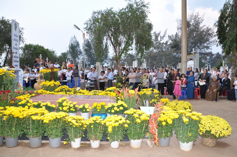 Đất thánh Vinh Hương mùng 6 Tết - 2015