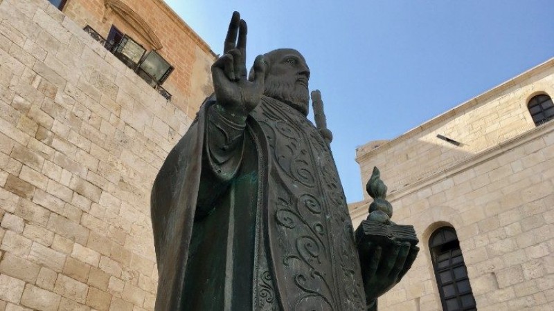 Kẻ trộm đột nhập nhà thờ trộm chiếc nhẫn vàng trên tay thánh Nicôla