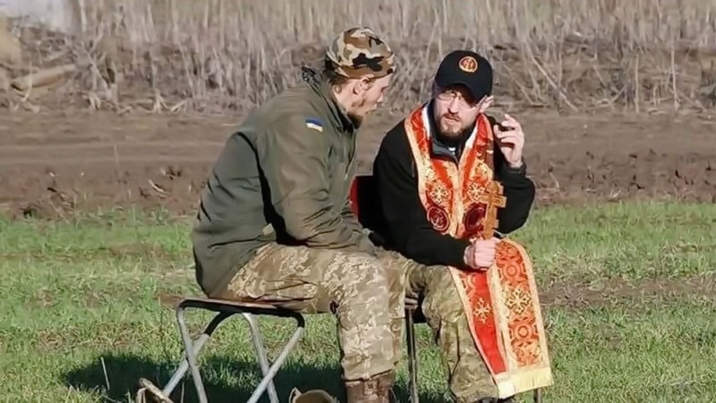 Cha Andriy Zelinskyy, tuyên uý quân đội của Giáo hội Đông phương Hy Lạp – Ucraina