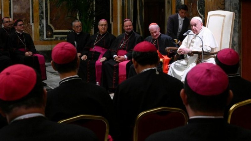 ĐTC gặp các giám mục tham dự khoá đào tạo do Bộ Giám mục tổ chức  (Vatican Media)