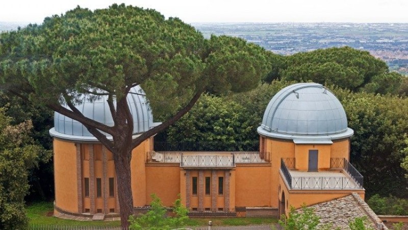 Đài thiên văn Vatican tổ chức hội nghị về lỗ đen và sóng hấp dẫn
