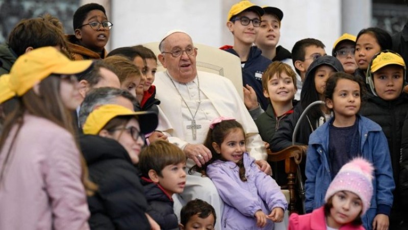 ĐTC Phanxicô và các trẻ em tại buổi tiếp kiến chung ngày 20/11/2024  (VATICAN MEDIA Divisione Foto)