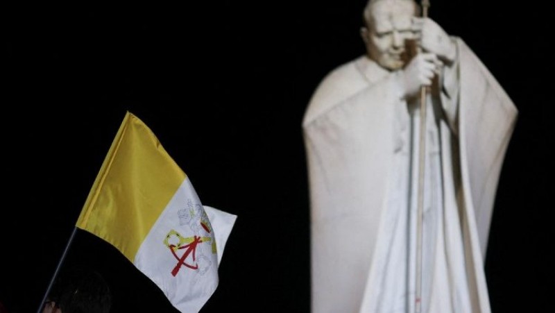Pope Francis continues treatment at Gemelli Hospital in Rome