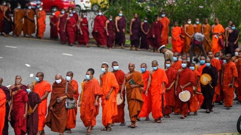 Các tu sĩ Phật giáo Sri Lanka