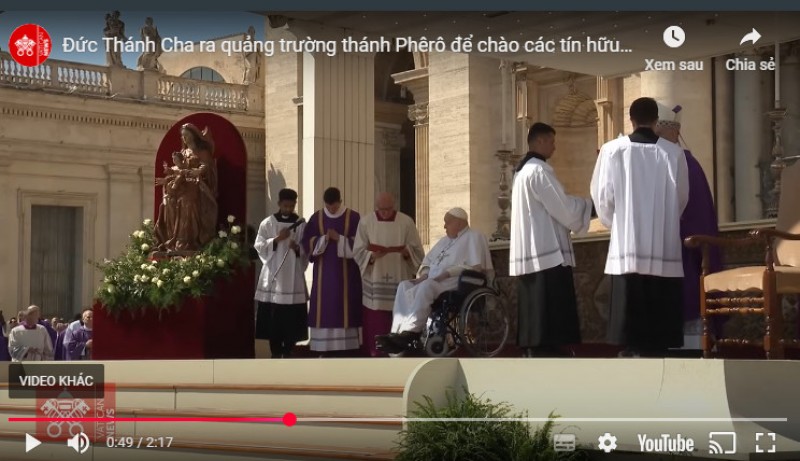 Đức Thánh Cha ra quảng trường thánh Phêrô chào các tín hữu (6/4)
