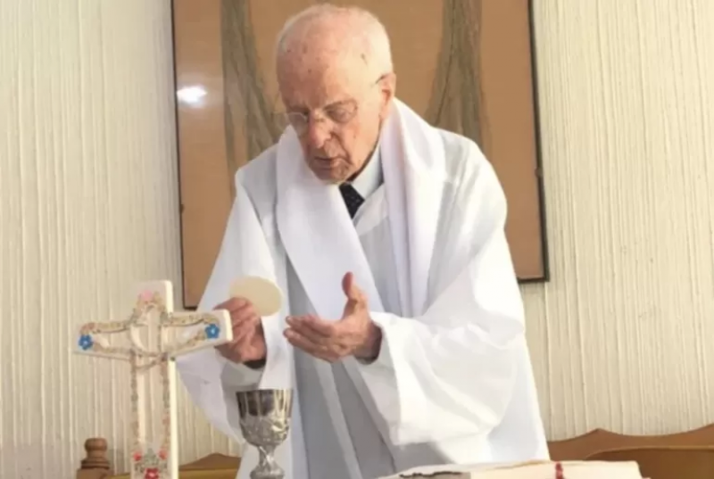 Thánh lễ do Đức Cha José de Jesús Sahagún de la Parra cử hành vào ngày sinh nhật lần thứ 100 của ngài. Credit: Các Nữ tu Giáo phận Đức Mẹ các Thiên thần