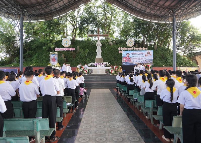 GP. Ban Mê Thuột: Tĩnh Huấn Giáo Lý Sinh