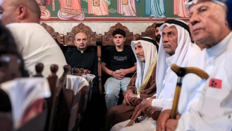 Cha Gabriel Romanelli, cha xứ Nhà thờ Thánh Gia ở Gaza, chia buồn với gia đình một nạn nhân