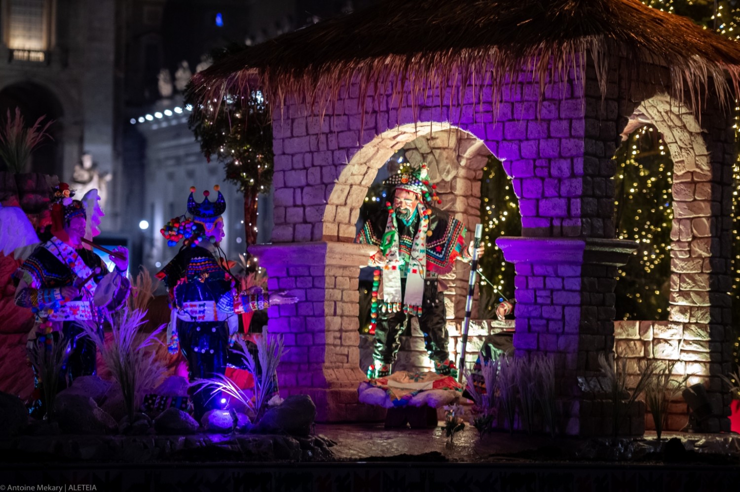 Hình ảnh - Cảnh Giáng Sinh và cây Noël tại Quảng trường Thánh ...