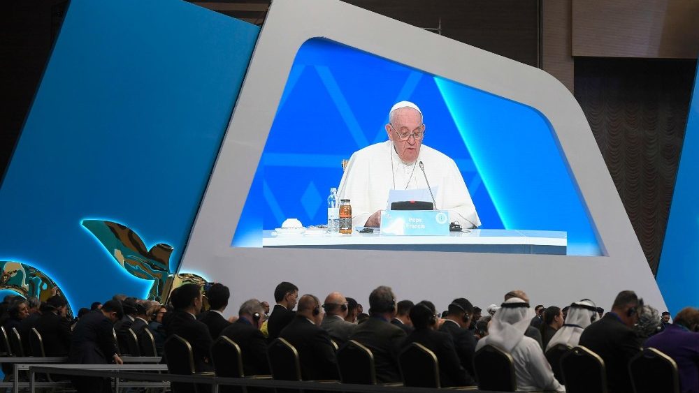 Đức Thánh Cha tham dự phiên họp khai mạc Đại hội lần thứ 7 các lãnh đạo tôn giáo thế giới và truyền thống
