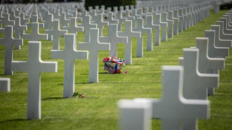 Nghĩa trang quân đội Hoa Kỳ ở Colleville-sur-Mer, vùng Normandy của Pháp  (ANSA)