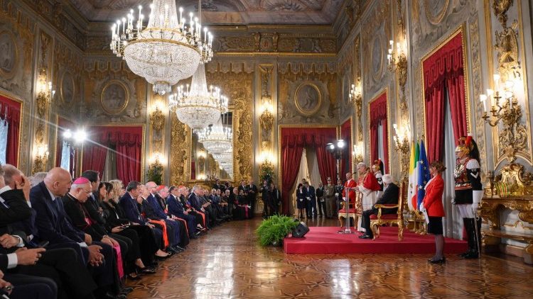 Đức Thánh Cha chính thức viếng thăm tổng thống Ý tại Dinh Quirinale