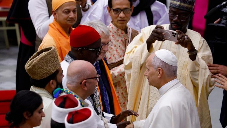 Đức Thánh Cha Lêô XIV gặp gỡ các nhà lãnh đạo tôn giáo thế giới tại sự kiện kỷ niệm 60 năm Tuyên ngôn Nostra Aetate, ngày 28.10.2025