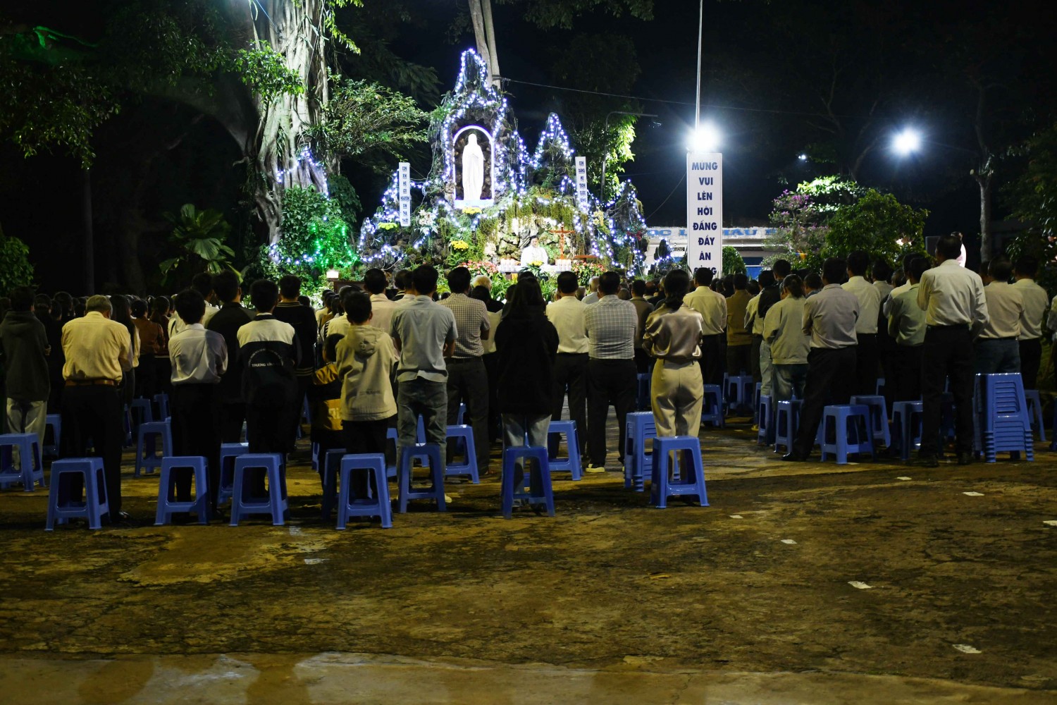 Gx. Vinh Hương - Lễ kính Thánh Phanxicô Assisi và Thánh Faustina