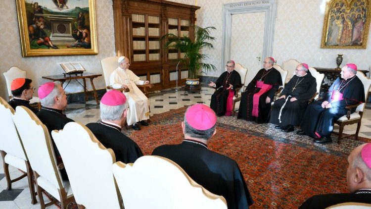 Đức Thánh Cha Lê-ô XIV gặp gỡ Ủy ban Thường vụ Hội đồng Giám mục Tây Ban Nha, ngày 17.11.2025