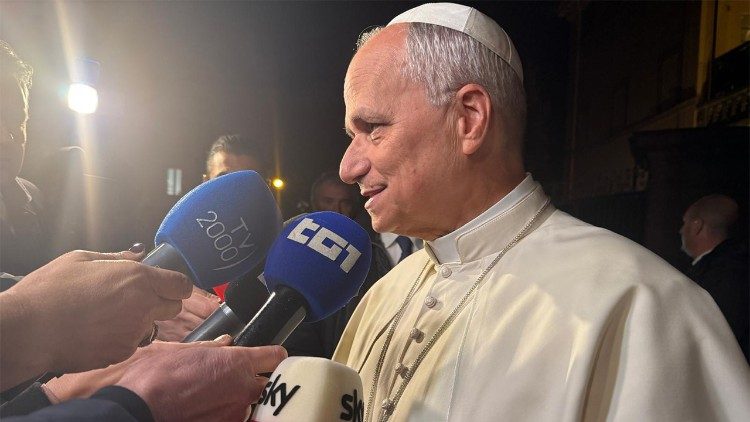Đức Thánh Cha trả lời phỏng vấn của các nhà báo