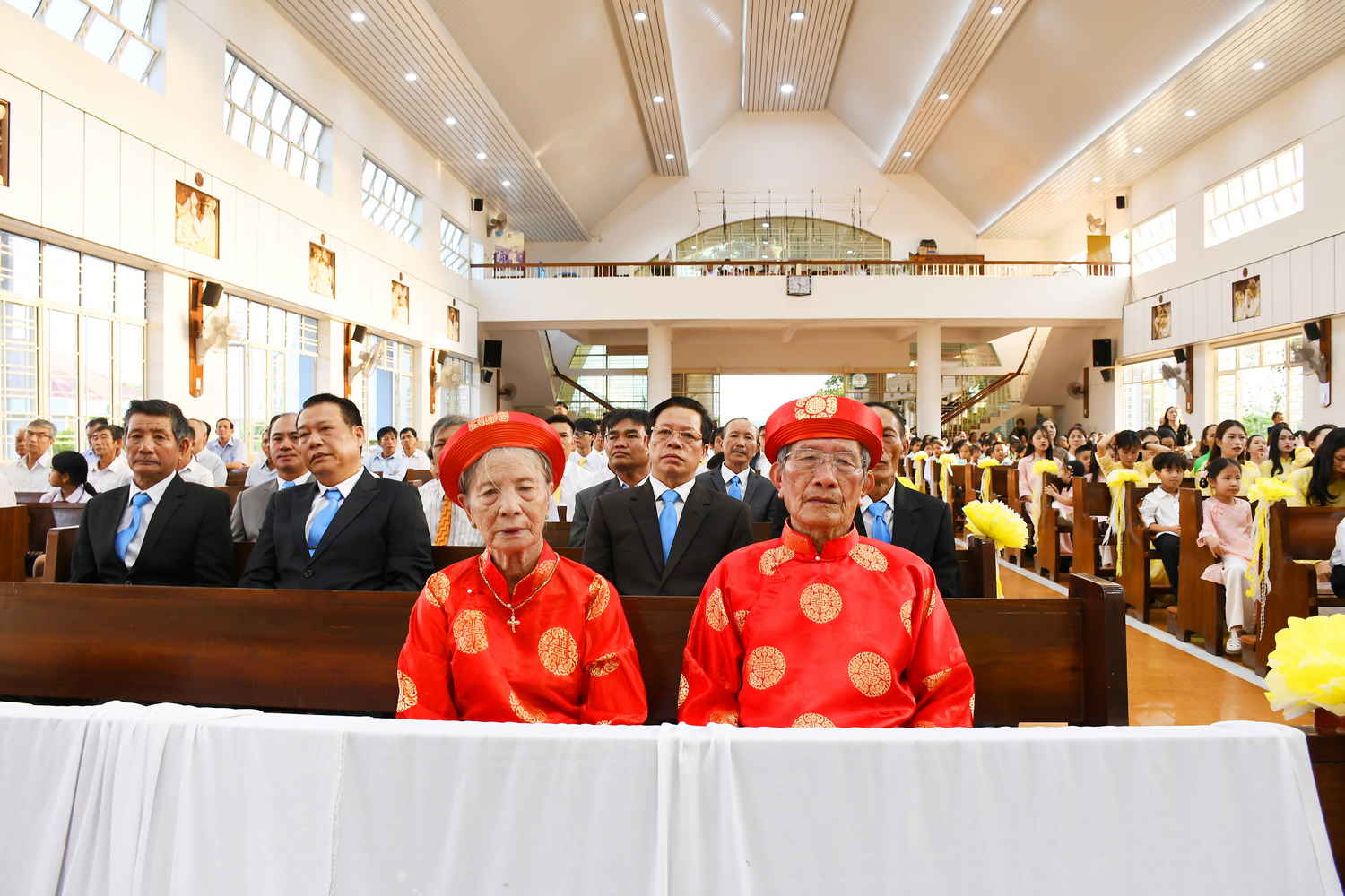 Giáo xứ Vinh Hương: Thánh lễ tạ ơn 70 năm hôn phối