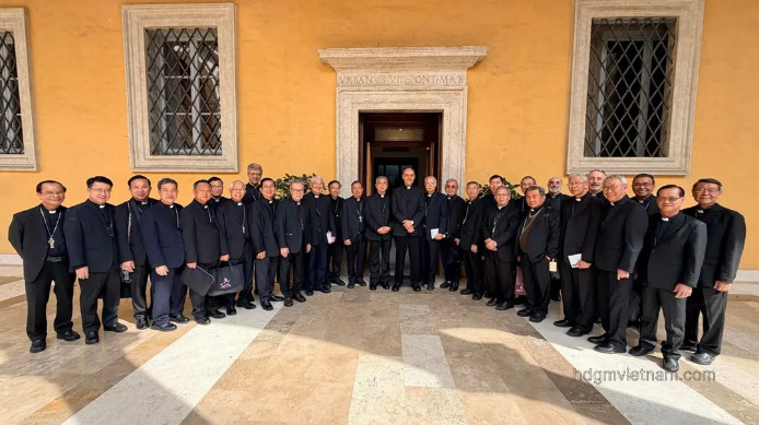 Hành trình hiệp thông Ad Limina của Hội đồng Giám mục Việt Nam - Ngày I