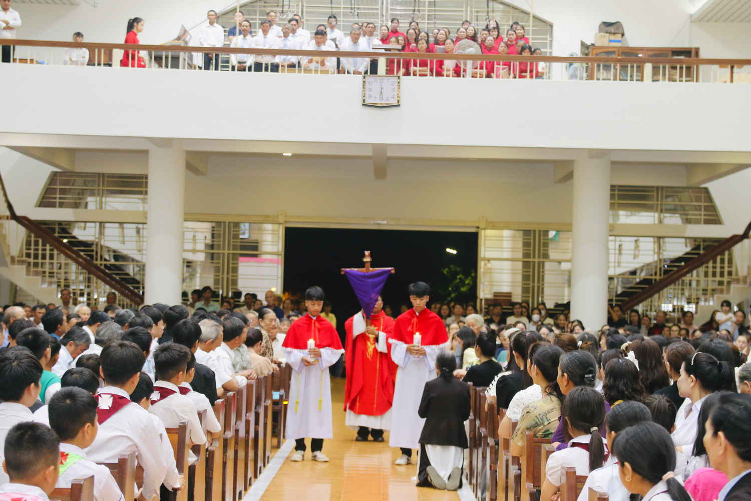 Giáo xứ Vinh Hương: Tưởng niệm cuộc Thương khó của Chúa