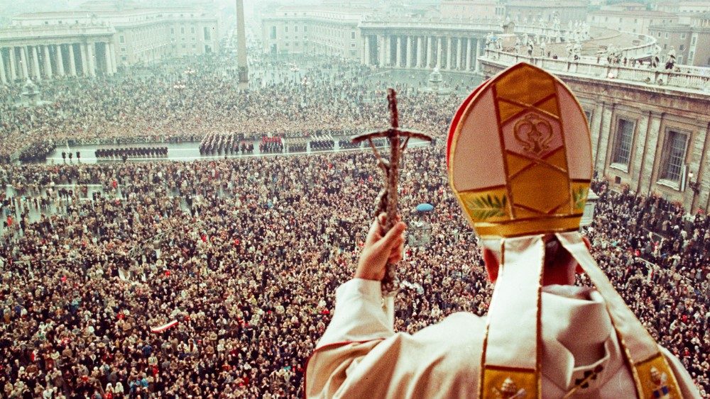 Vatican số hóa kho lưu trữ ảnh về Thánh Gioan Phaolô II