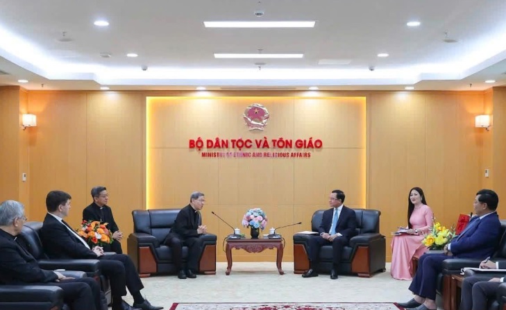 Đức Hồng y Tagle thăm và làm việc với Bộ Dân tộc và Tôn giáo