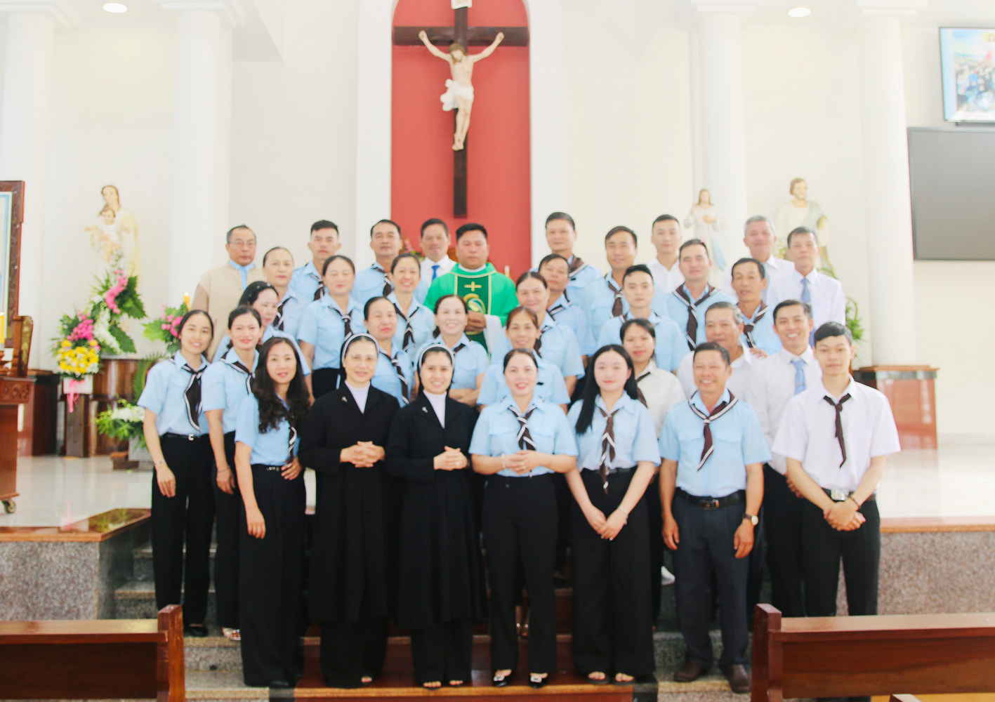 Giáo lý viên Vinh Hương mừng lễ Bổn mạng